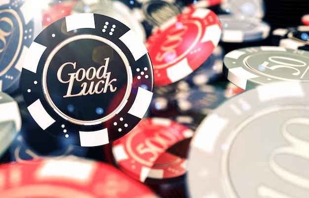 Free spin bonus feature activation with multiplier display